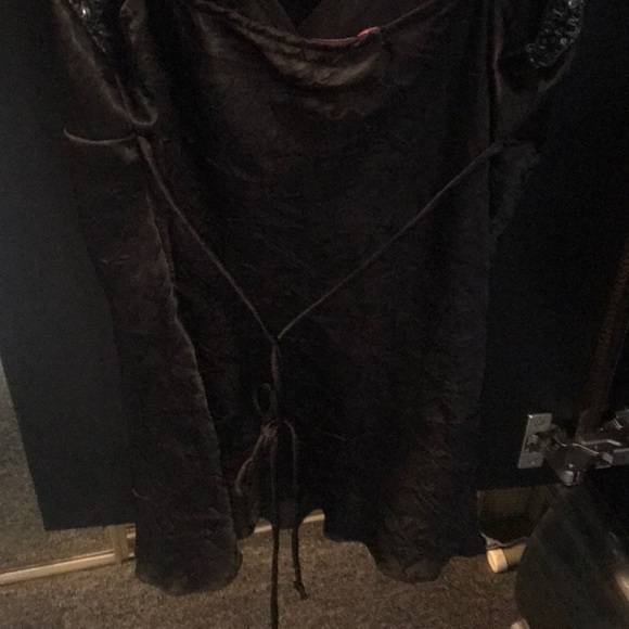 Beautiful camisole beaded top - Picture 3 of 3